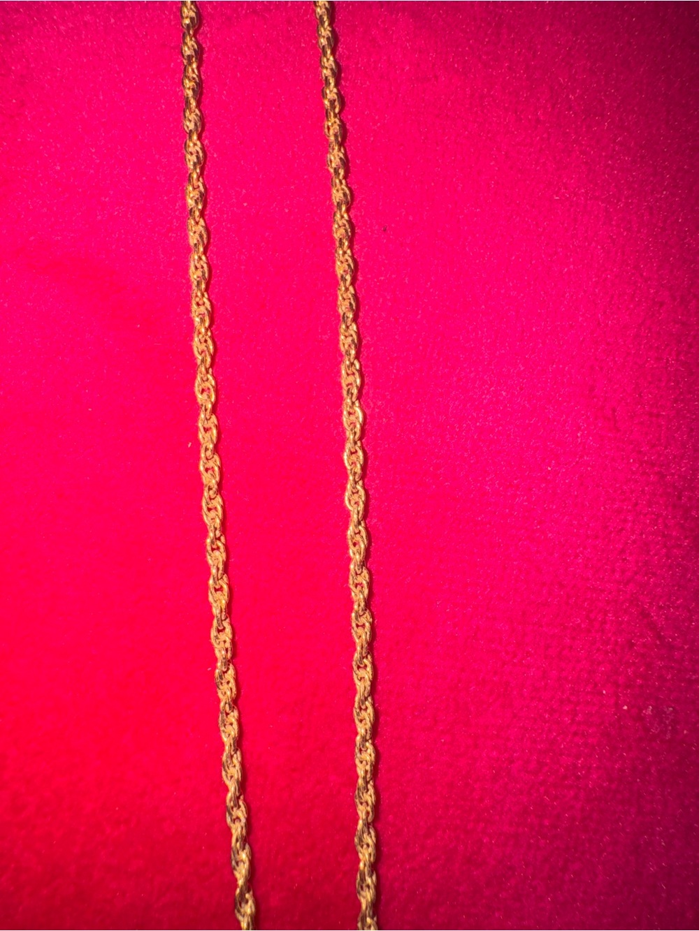 Nina Ricci Gold tone Heart Pendant Necklace β
authenticβ
- Picture 4 of 4